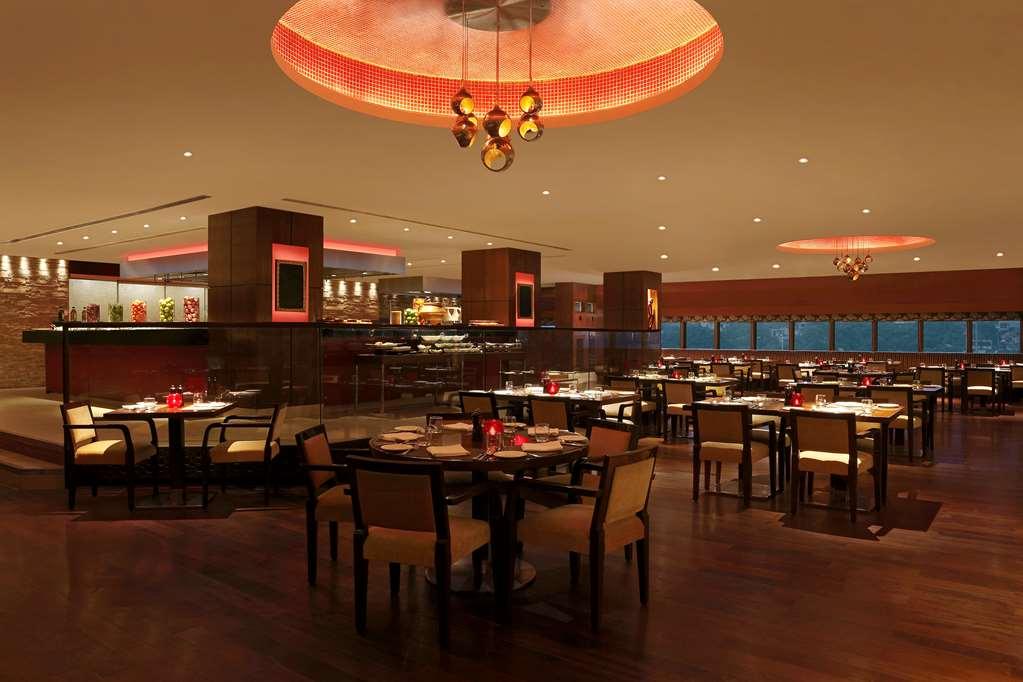 Hilton Garden Inn New Delhi/Saket Restaurant foto