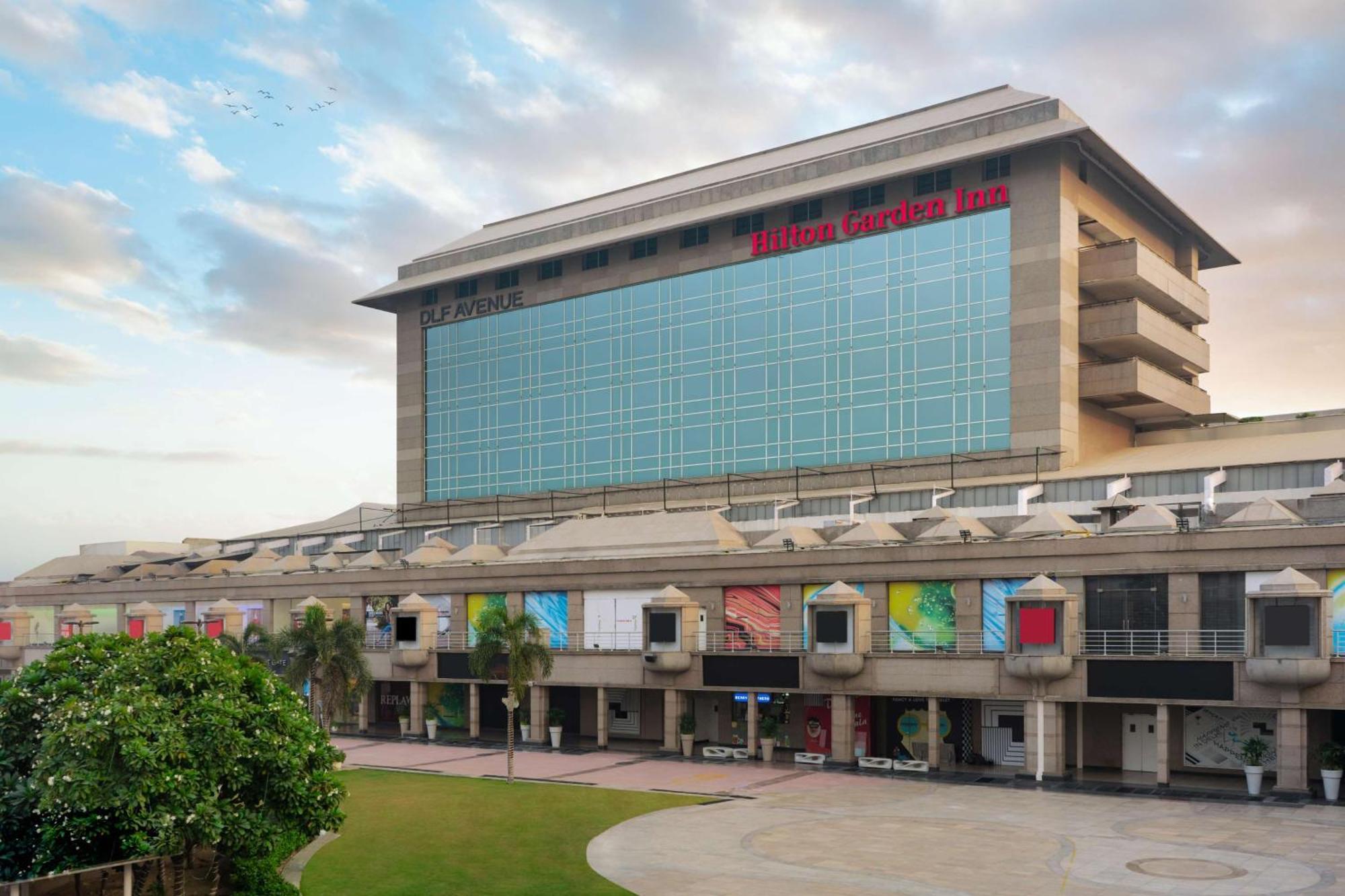 Hilton Garden Inn New Delhi/Saket Exterior foto