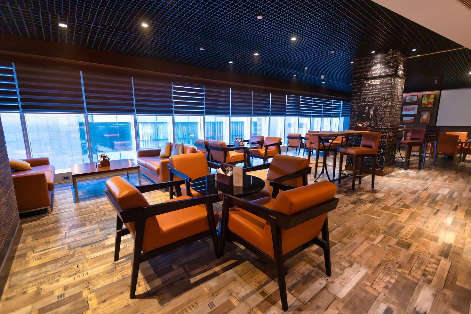 Hilton Garden Inn New Delhi/Saket Exterior foto