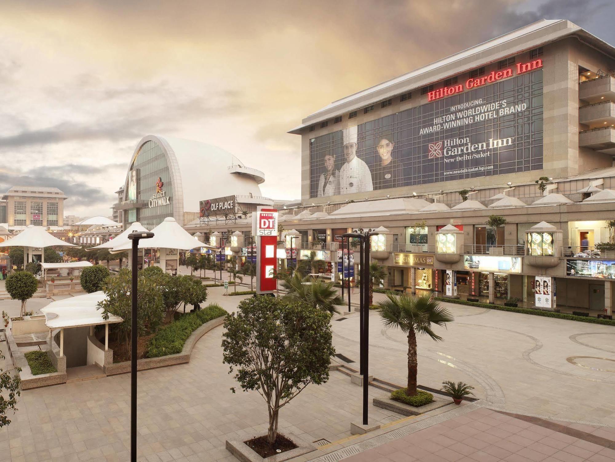 Hilton Garden Inn New Delhi/Saket Exterior foto